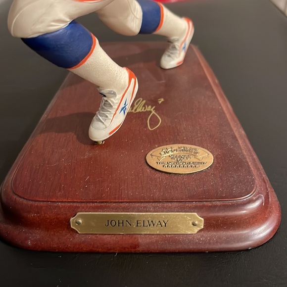 John Elway Figurine by Danbury Mint - Picture 2 of 5